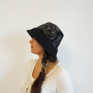 Дамска шапка "Метрополис" Дамска шапка "Метрополис"