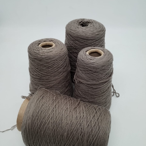 Прежда темно бежев цвят 100% Cashmere Прежда темно бежев цвят 100% Cashmere