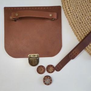 Капак  с дръжка за  чанта  от естествена кожа 