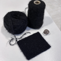 Прежда  от Италия 75% мохер • 25% мериносова вълна цвят черен