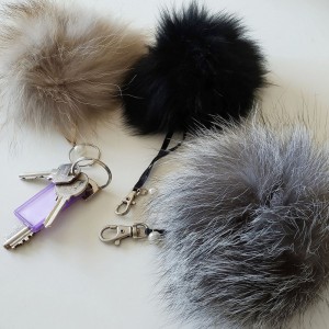 Ключодържател от естествена кожа бял цвят 12-14 cm