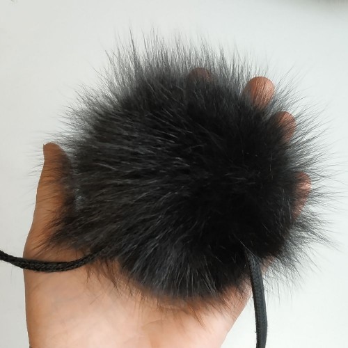 Помпон от естествена кожа черен Помпон от естествена кожа черен
