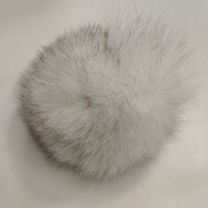 Помпон  БЯЛ от естествена кожа  15 cm