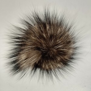 Помпон от естествена кожа черно-кофяв цвят 14-16 cm Помпон от естествена кожа черно-кофяв цвят 14-16 cm