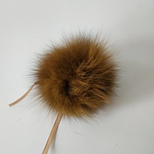 Помпон от естествена кожа цвят Маслина Помпон от естествена кожа цвят Маслина