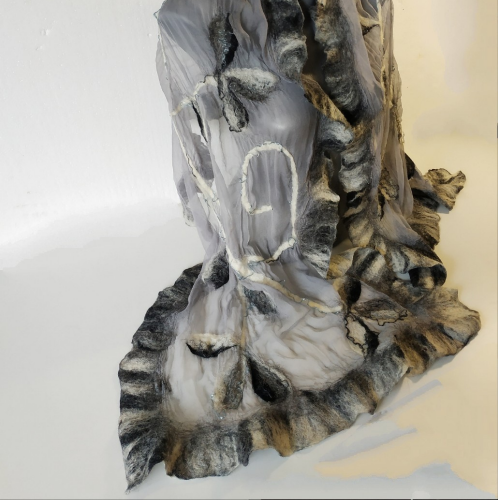 Плъстен шал "Сива мишка"