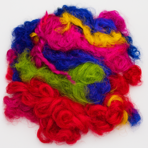 Рециклирани копринени влакна от сари 