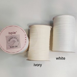 Прежда рафия Ispie 100% вискоза цвят IVORI 105F Прежда рафия Ispie 100% вискоза цвят IVORI 105F