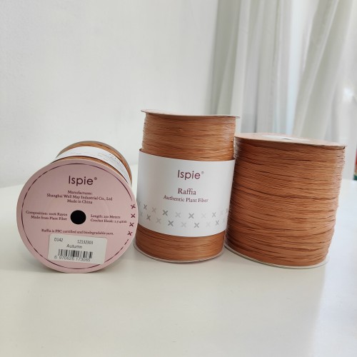 Прежда рафия Ispie 100% вискоза цвят Autumn D142 Прежда рафия Ispie 100% вискоза цвят Autumn D142