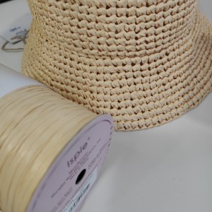 Прежда рафия Ispie 100% вискоза цвят Oatmeal 124A Прежда рафия Ispie 100% вискоза цвят Oatmeal 124A