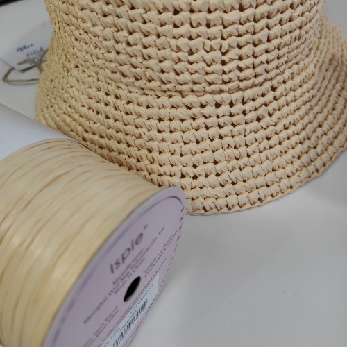 Прежда рафия Ispie 100% вискоза цвят Oatmeal 124A Прежда рафия Ispie 100% вискоза цвят Oatmeal 124A