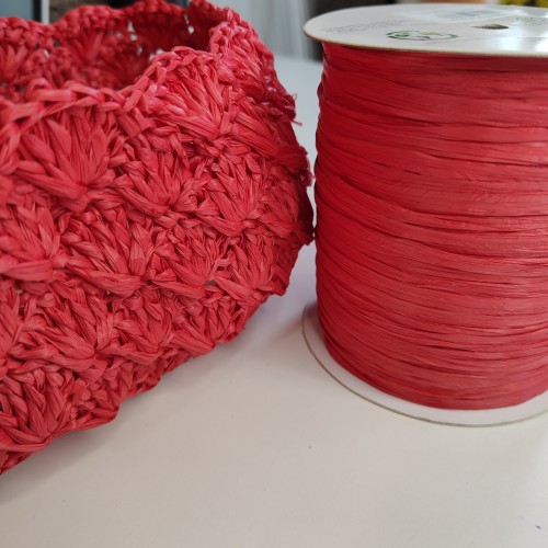 Прежда рафия Ispie 100% вискоза, цвят Imperial red Прежда рафия Ispie 100% вискоза, цвят Imperial red