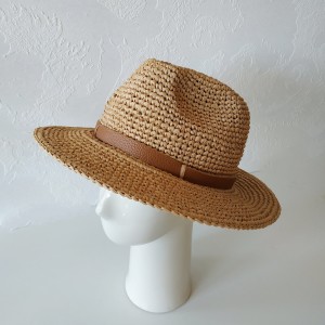 Шапка "Юни" Шапка "Юни"