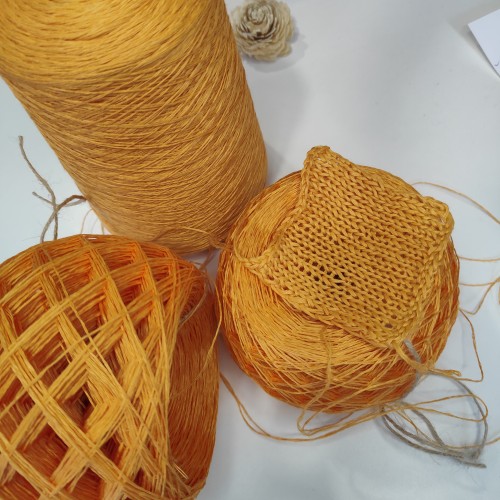 Прежда лен оранж цвят ( Италия) Прежда лен оранж цвят ( Италия)