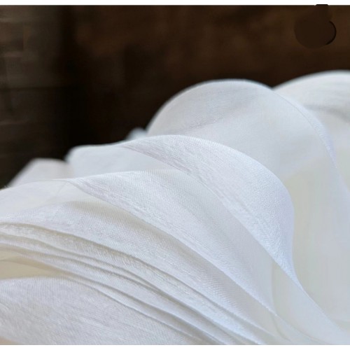 Бяла 100 % естествена коприна mulberry шир 150 см Бяла 100 % естествена коприна mulberry шир 150 см