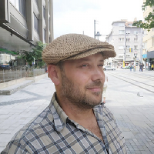 Мъжка модерна шапка кепе Мъжка модерна шапка кепе